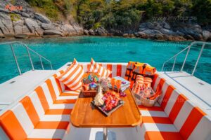 Private Luxury Yacht to Phi Phi Islands