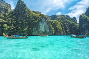 Phi Phi Island by Catamaran (Andaman Surprise)